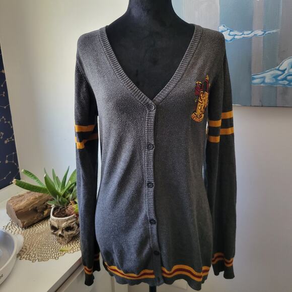 Harry Potter Gryffindor Sweater – Hot Topic Size L - Picture 5 of 9
